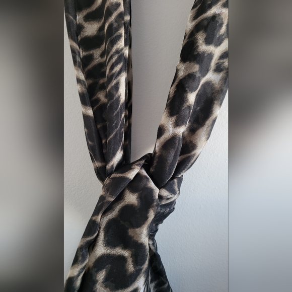 Host Pick 💝 Mango | Printed lightweight scarf - Picture 3 of 4